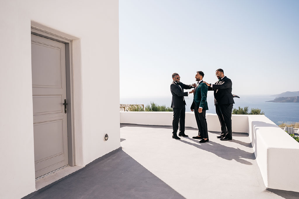 Makki and Yonathin's Santorini wedding — photograph 11 by Stanlo Photography