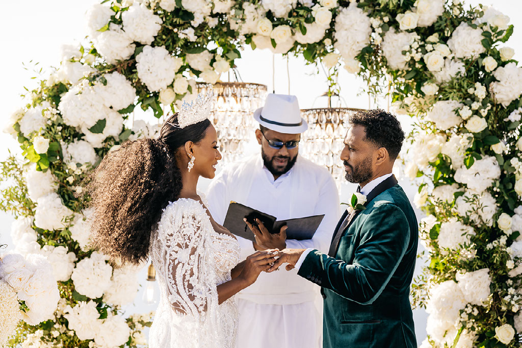 Makki and Yonathin's Santorini wedding — photograph 18 by Stanlo Photography